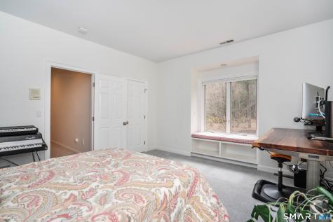 17 Stillwood Chase Simsbury CT 06089