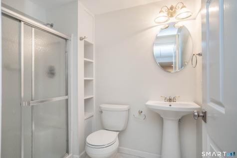17 Stillwood Chase Simsbury CT 06089