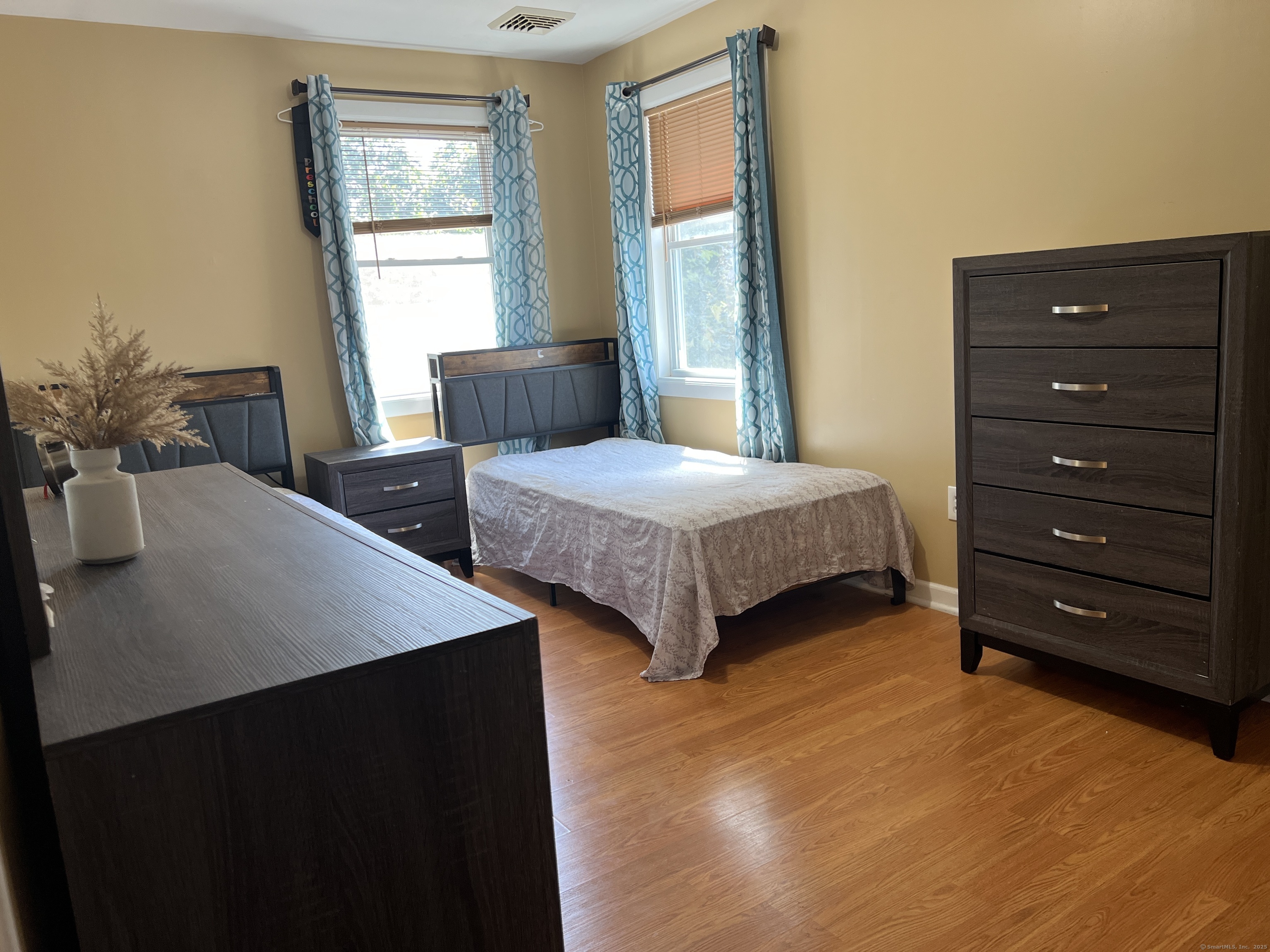 39 Moffitt Street Bridgeport CT 06606