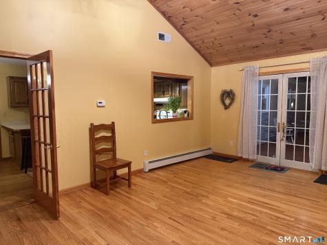112 Maple Street Seymour CT 06483