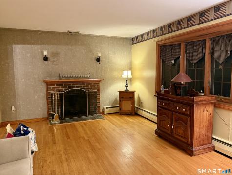 112 Maple Street Seymour CT 06483
