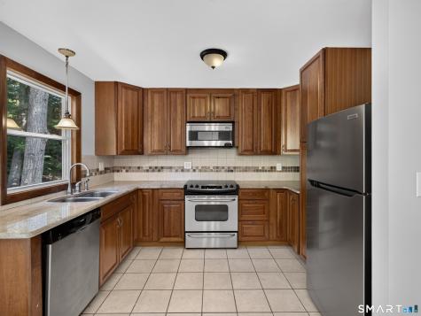 6 Hemlock Circle Clinton CT 06413