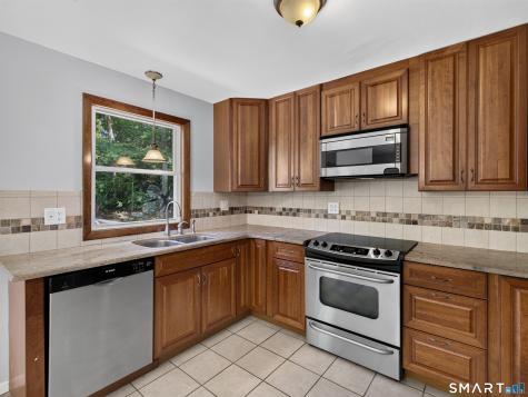 6 Hemlock Circle Clinton CT 06413