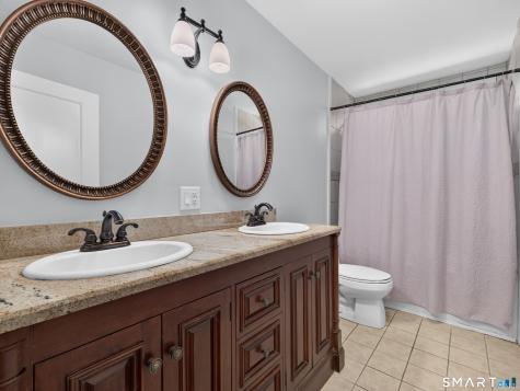 6 Hemlock Circle Clinton CT 06413