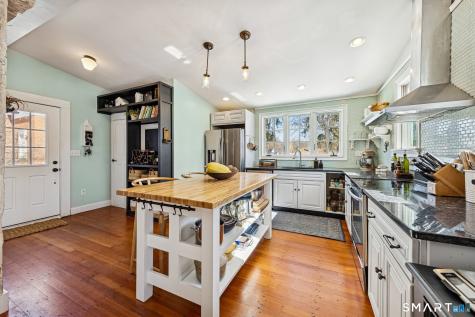 27 Park Place East Haven CT 06512