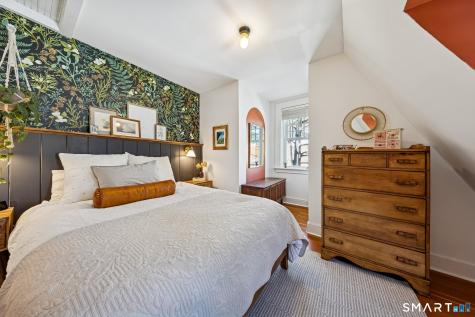 27 Park Place East Haven CT 06512