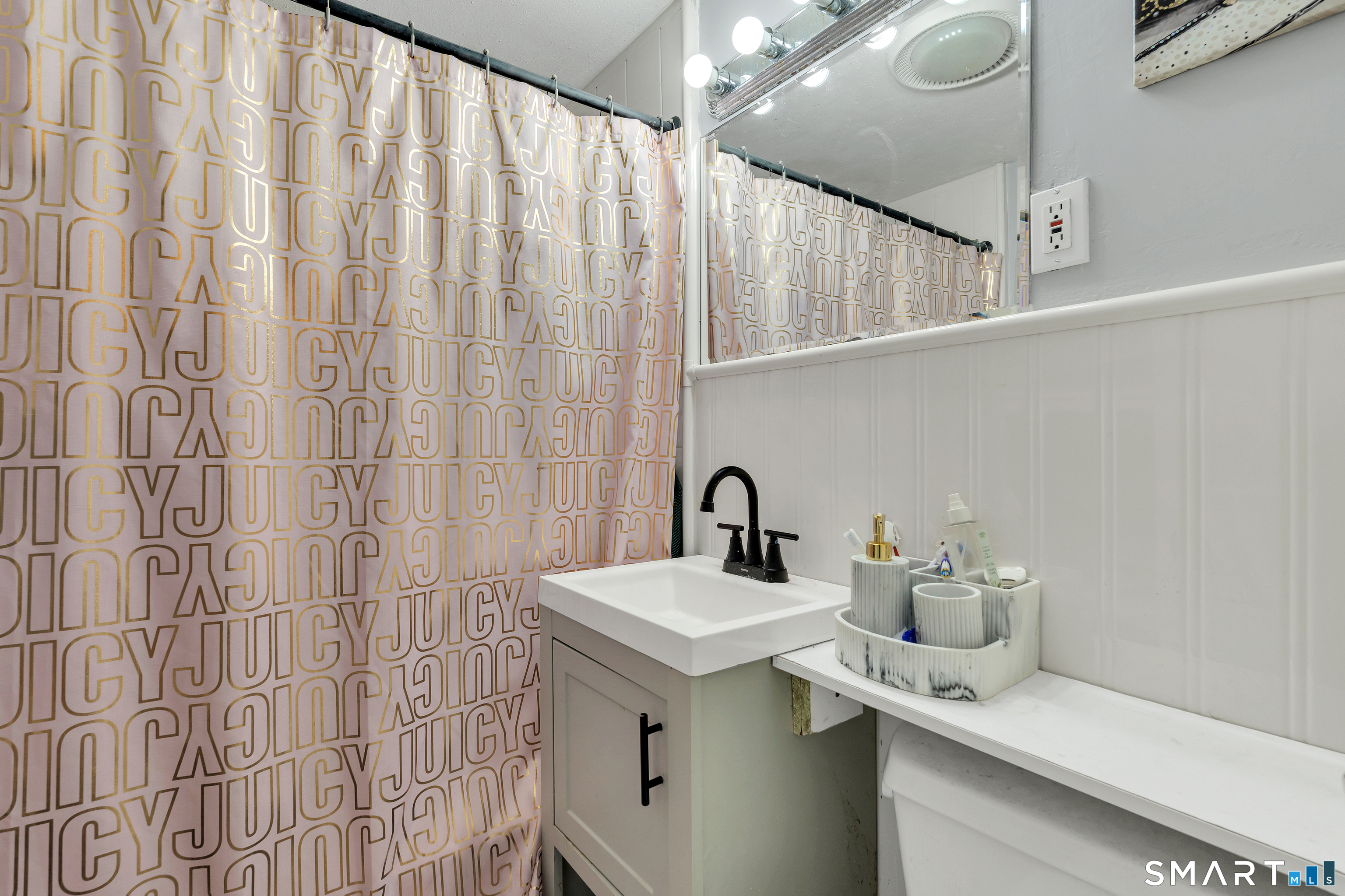 59 Robbins Avenue Newington CT 06111