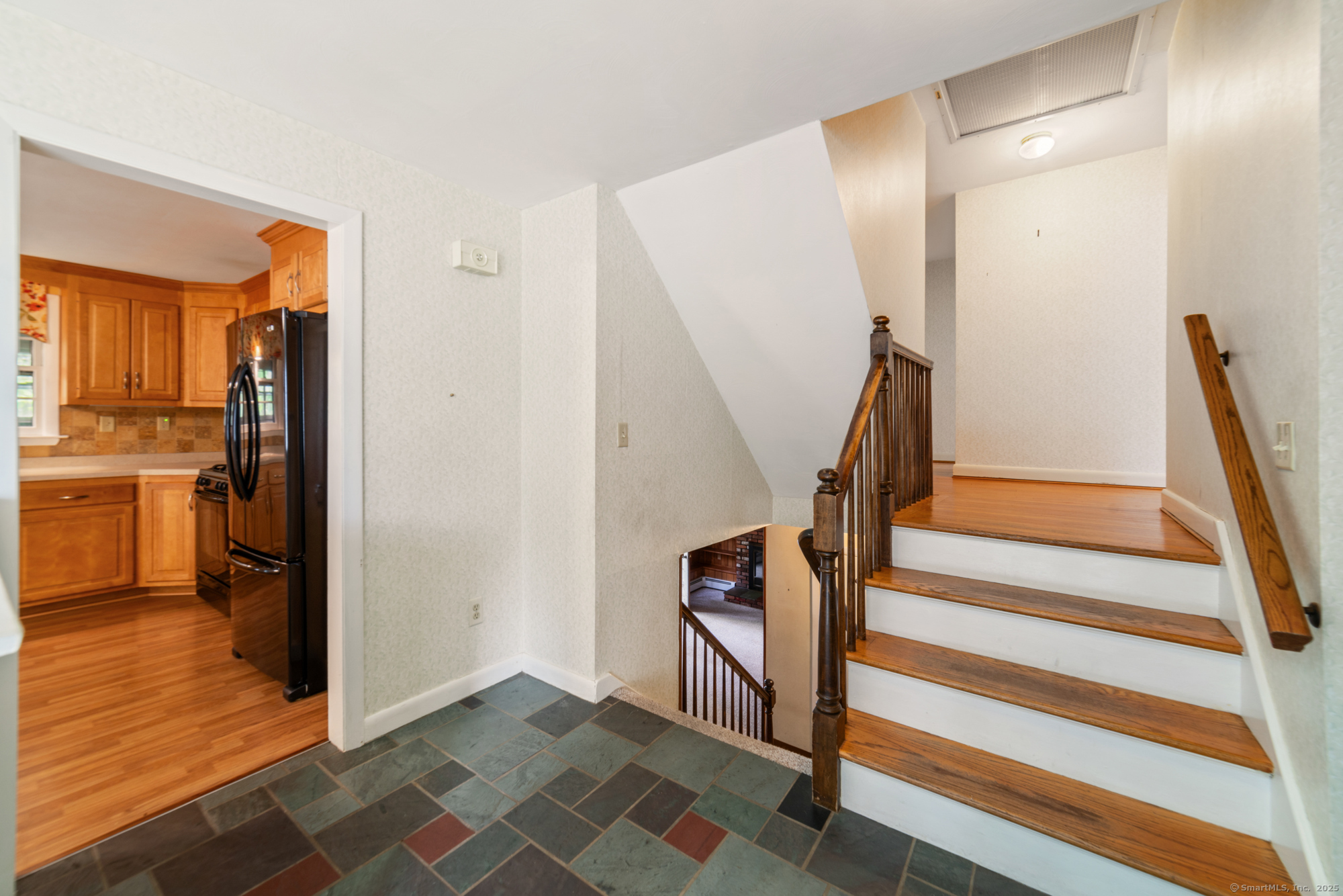 2 Lee Circle Bloomfield CT 06002