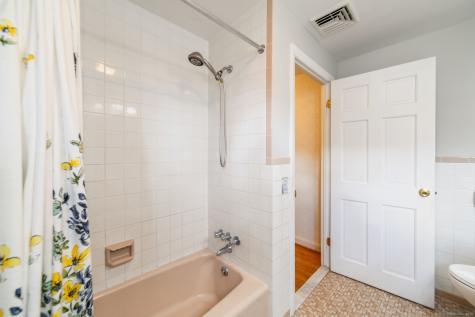 2 Lee Circle Bloomfield CT 06002