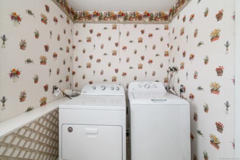 2 Lee Circle Bloomfield CT 06002