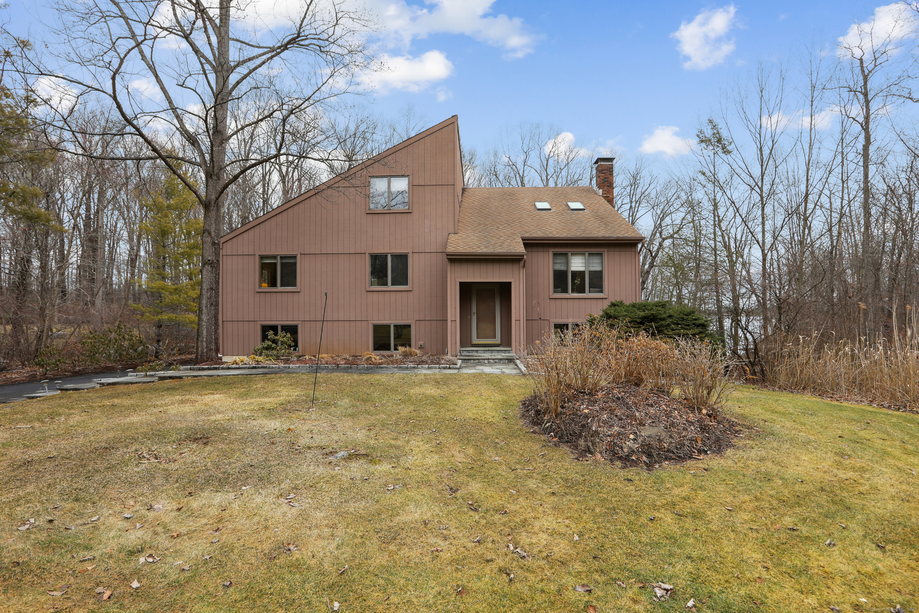 20 Lakecrest Drive Danbury CT 06811