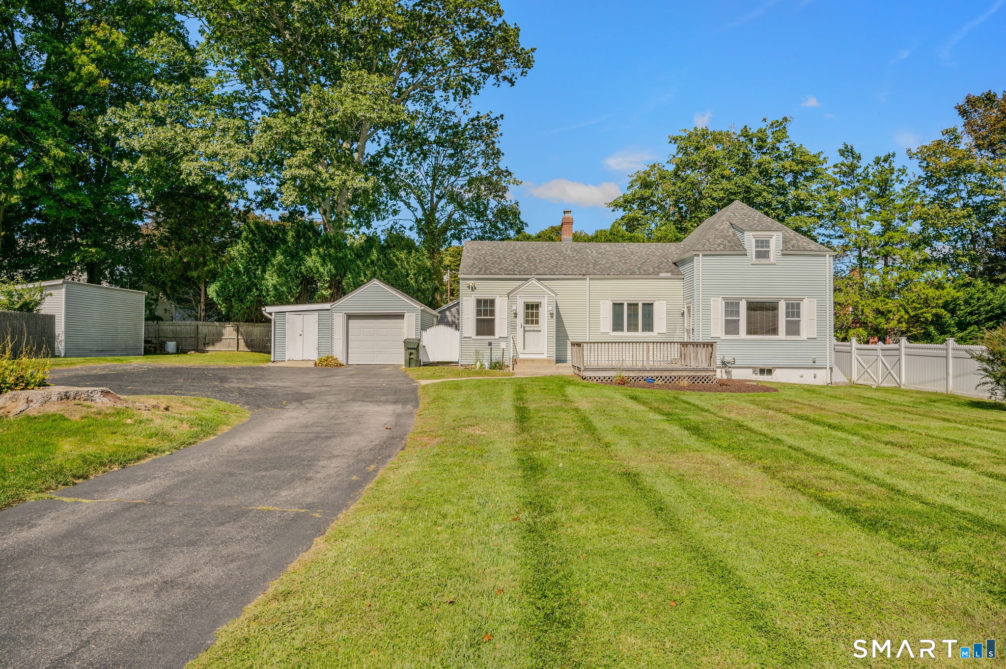 37 Gardner Avenue New London CT 06320