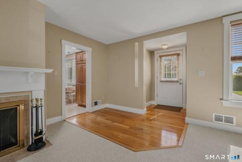 37 Gardner Avenue New London CT 06320
