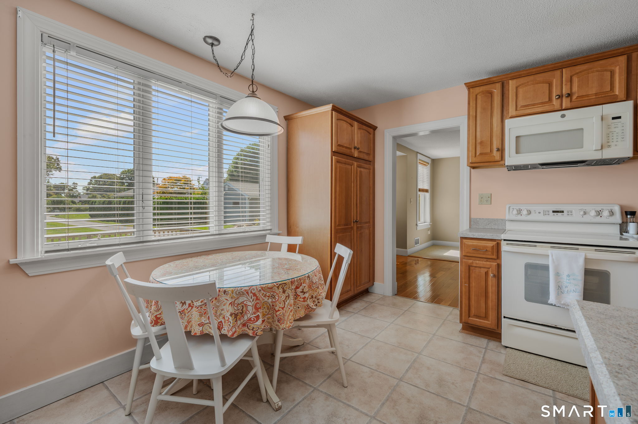 37 Gardner Avenue New London CT 06320