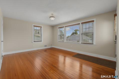 37 Gardner Avenue New London CT 06320