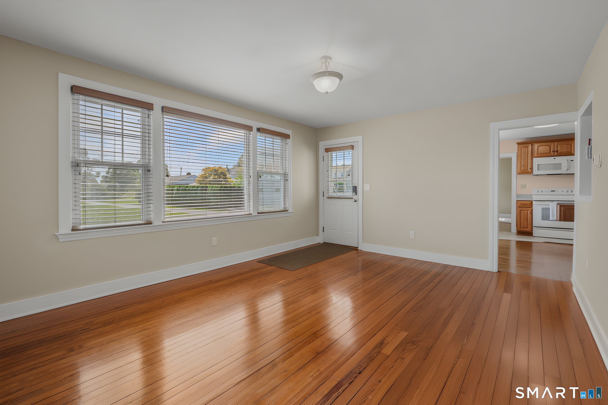 37 Gardner Avenue New London CT 06320