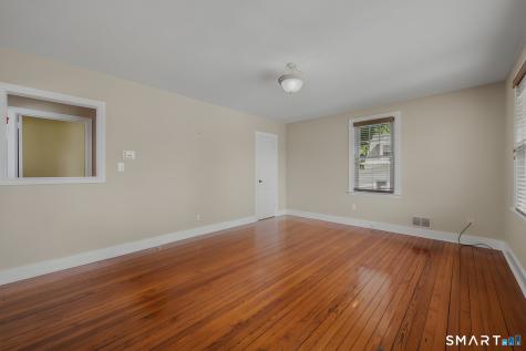 37 Gardner Avenue New London CT 06320