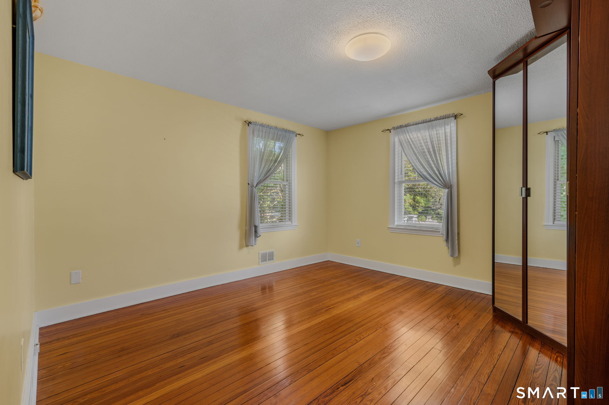 37 Gardner Avenue New London CT 06320