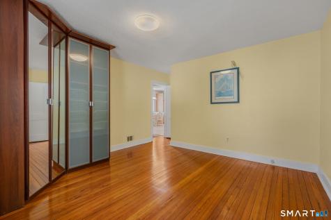 37 Gardner Avenue New London CT 06320
