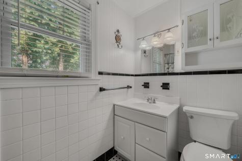 37 Gardner Avenue New London CT 06320