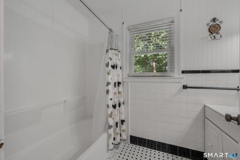 37 Gardner Avenue New London CT 06320