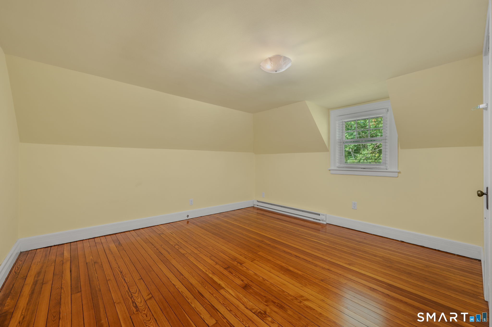 37 Gardner Avenue New London CT 06320