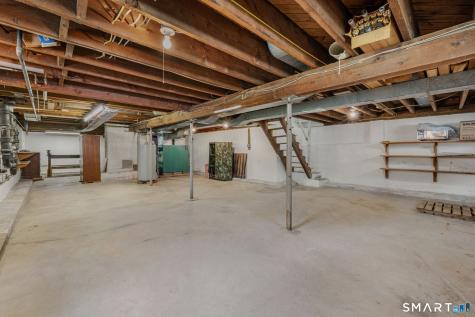 37 Gardner Avenue New London CT 06320