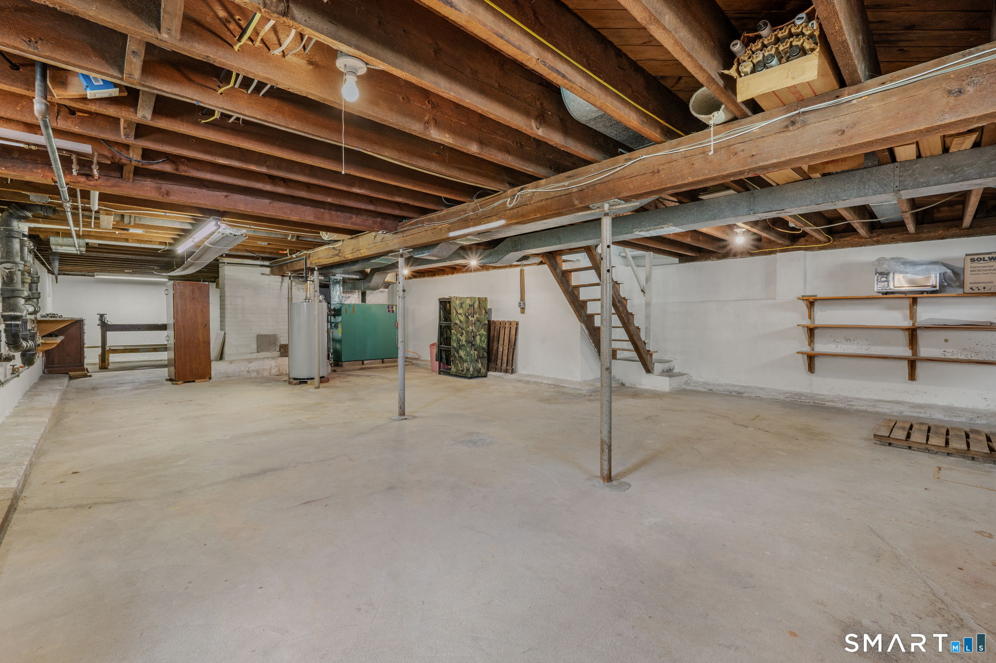 37 Gardner Avenue New London CT 06320