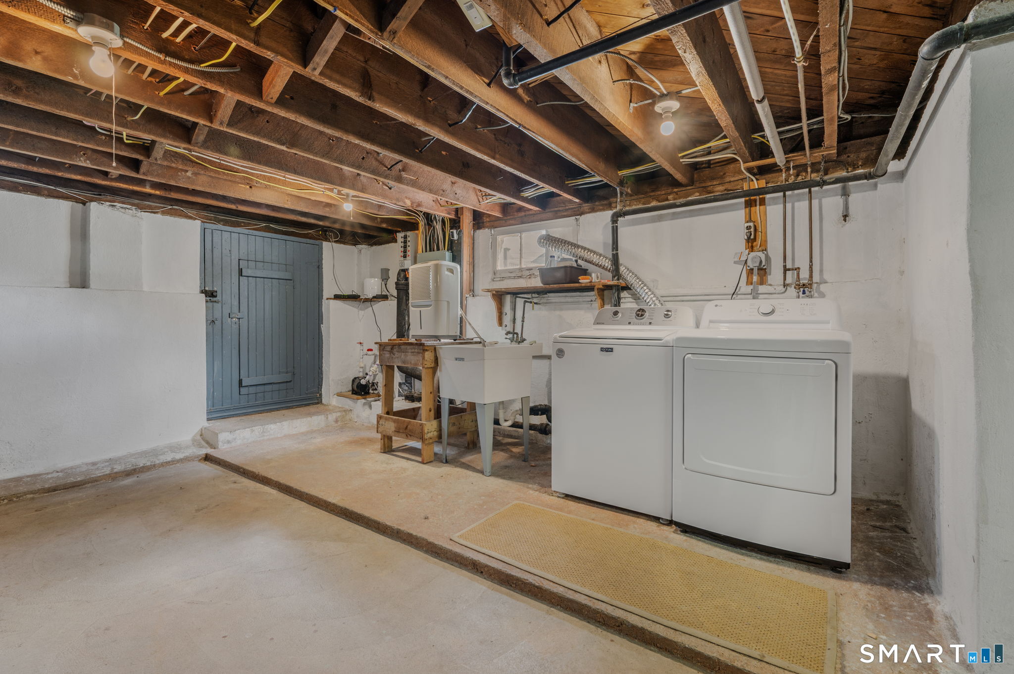 37 Gardner Avenue New London CT 06320
