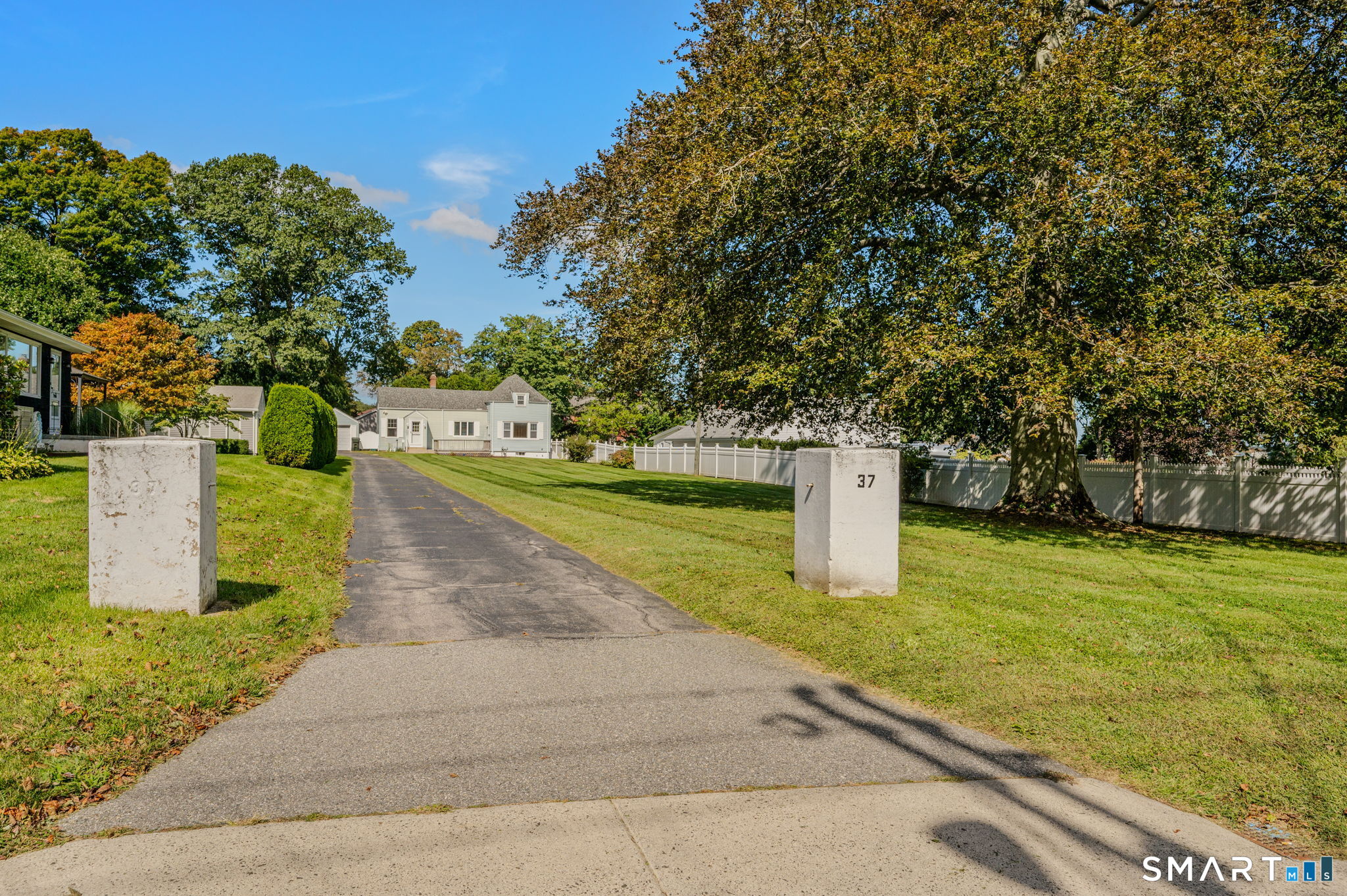 37 Gardner Avenue New London CT 06320