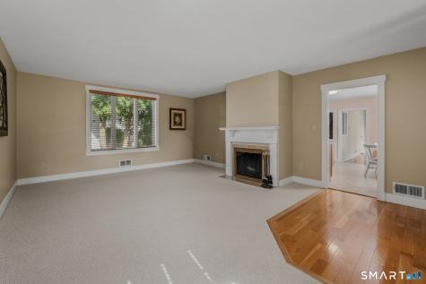 37 Gardner Avenue New London CT 06320