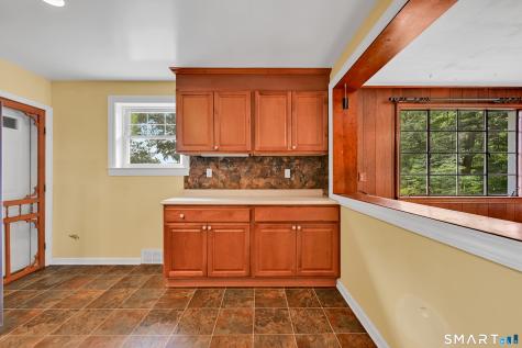 39 Woodbine Circle Bridgeport CT 06606