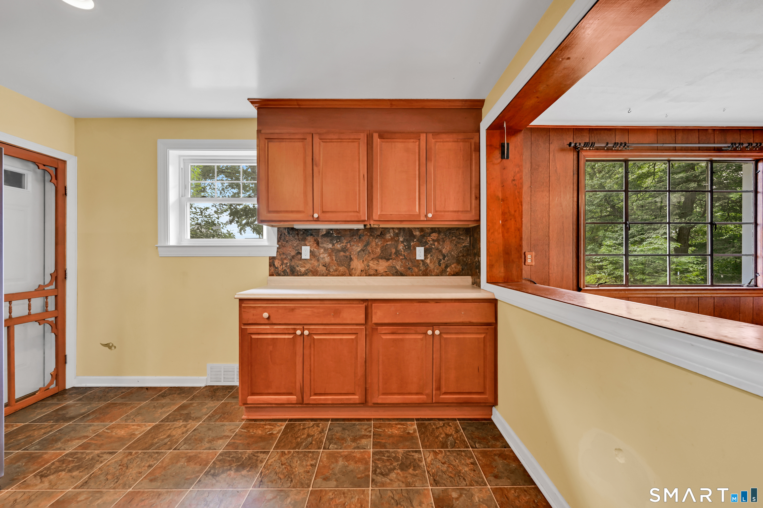 39 Woodbine Circle Bridgeport CT 06606