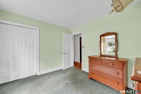 39 Woodbine Circle Bridgeport CT 06606