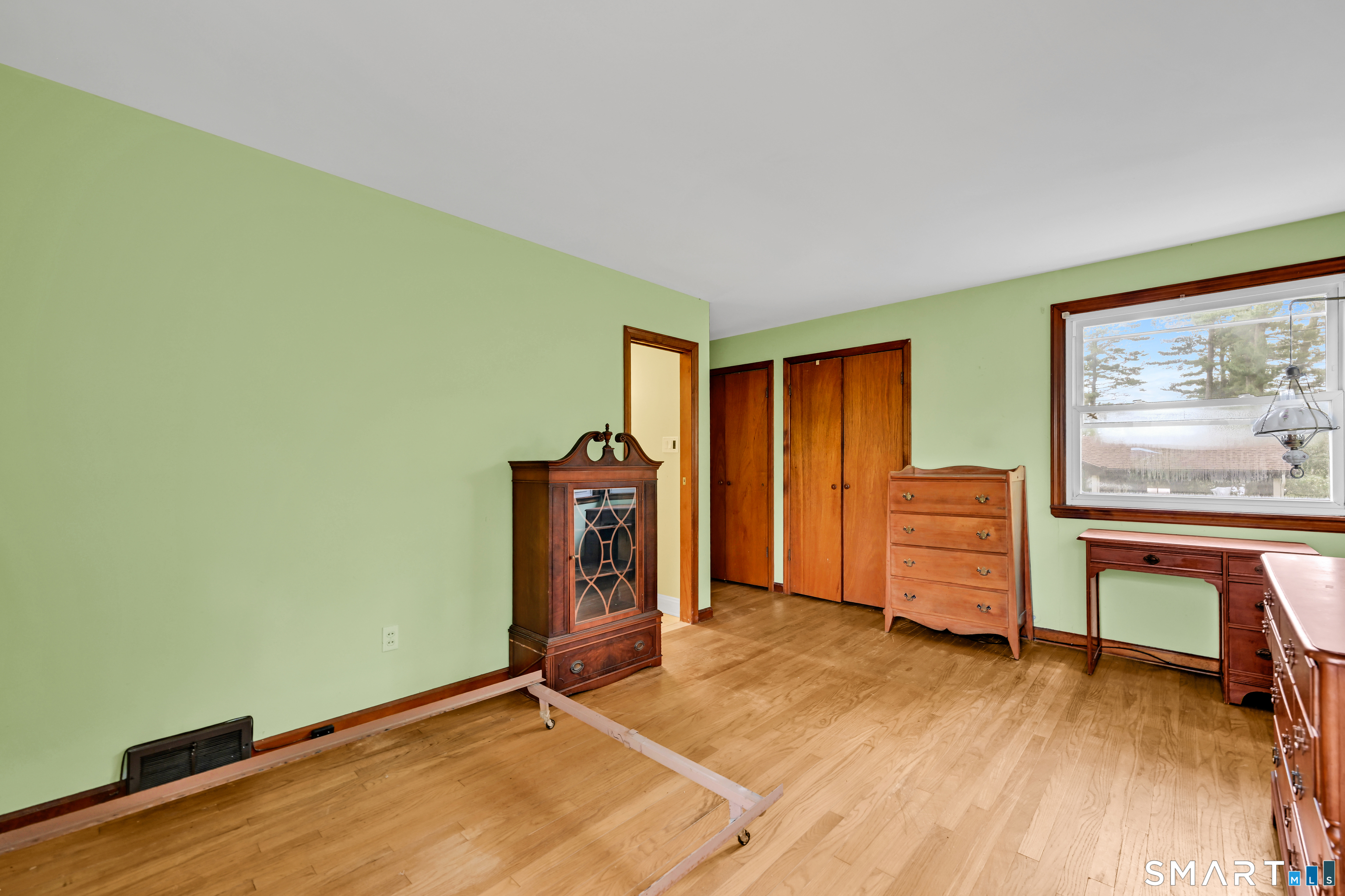 39 Woodbine Circle Bridgeport CT 06606
