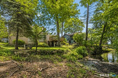 39 Woodbine Circle Bridgeport CT 06606