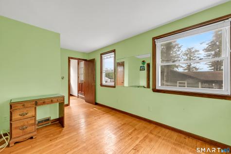 39 Woodbine Circle Bridgeport CT 06606