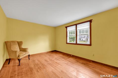 39 Woodbine Circle Bridgeport CT 06606