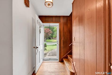 39 Woodbine Circle Bridgeport CT 06606