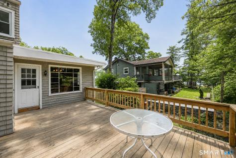 39 Woodbine Circle Bridgeport CT 06606
