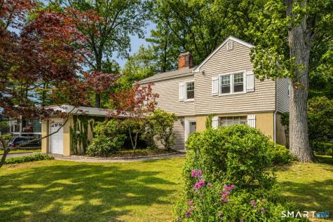 39 Woodbine Circle Bridgeport CT 06606