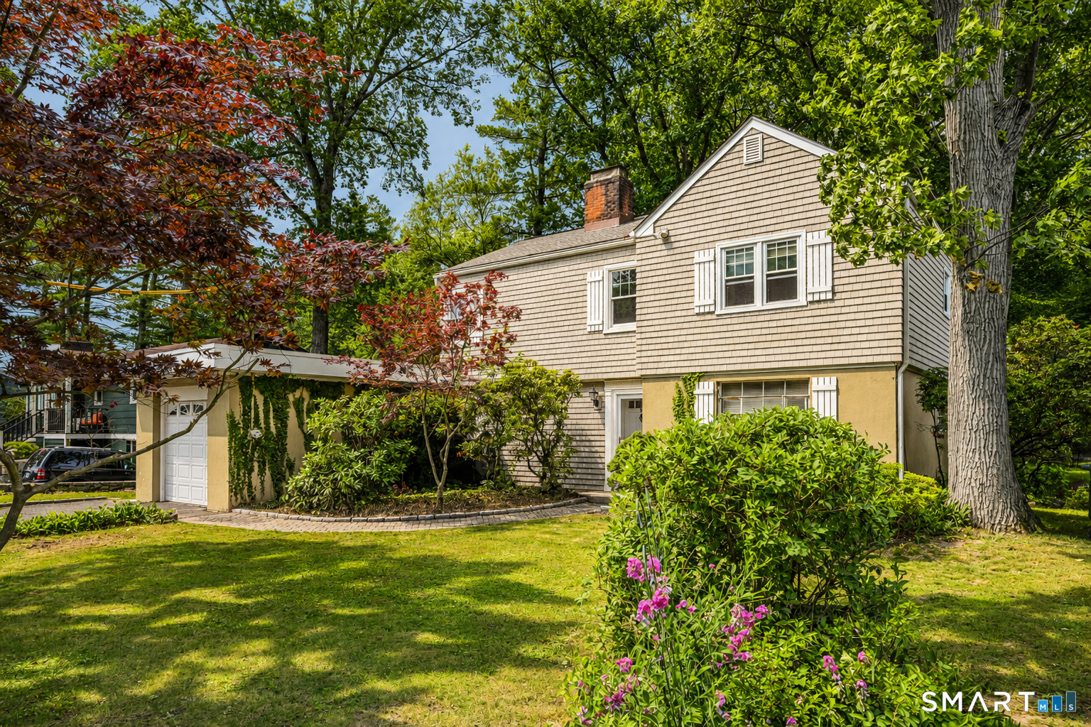 39 Woodbine Circle Bridgeport CT 06606