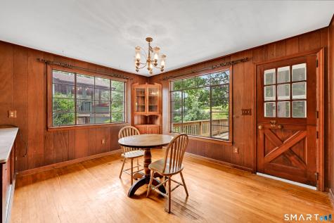 39 Woodbine Circle Bridgeport CT 06606