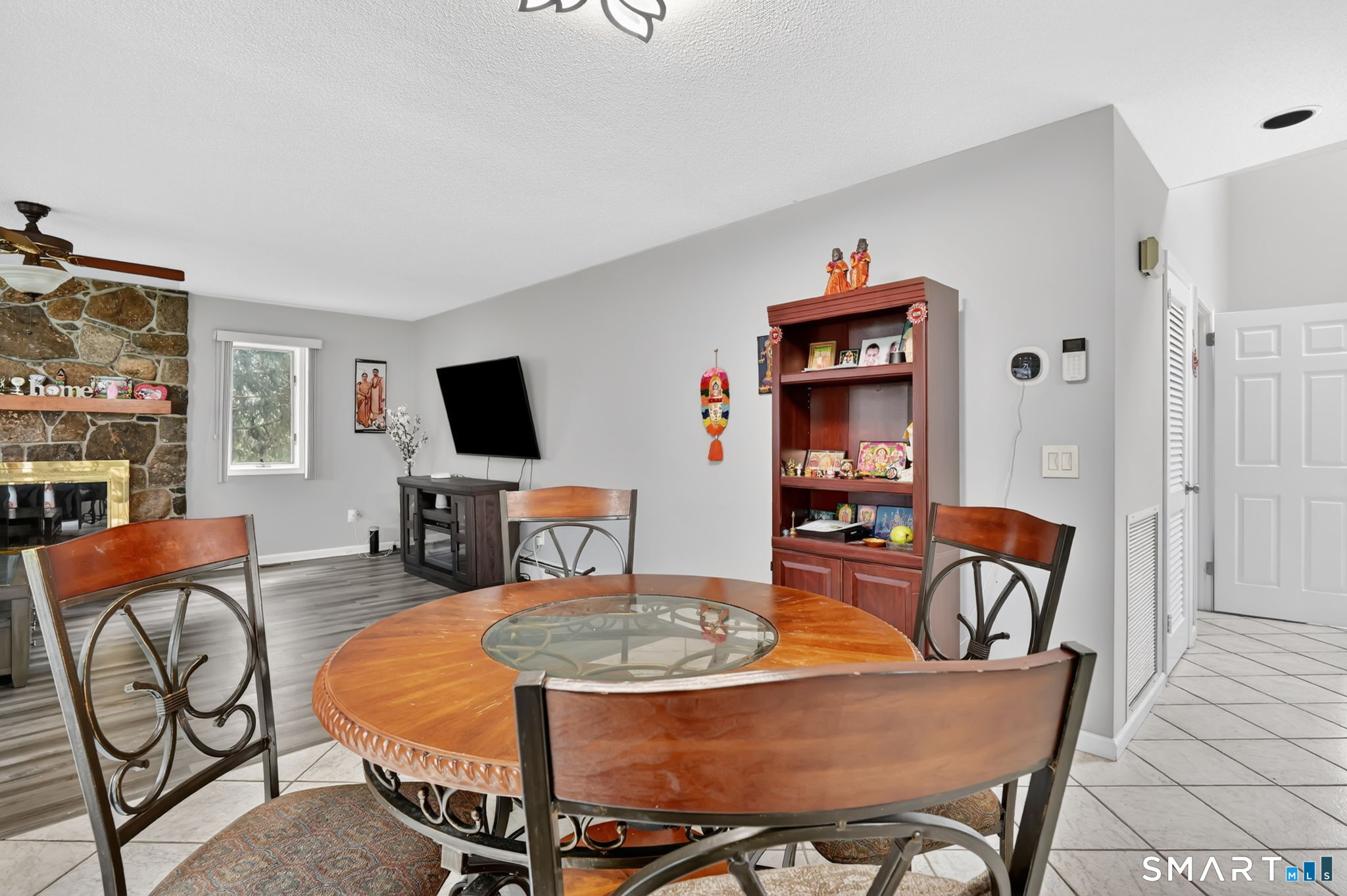 11 Kupchunos Road South Windsor CT 06074