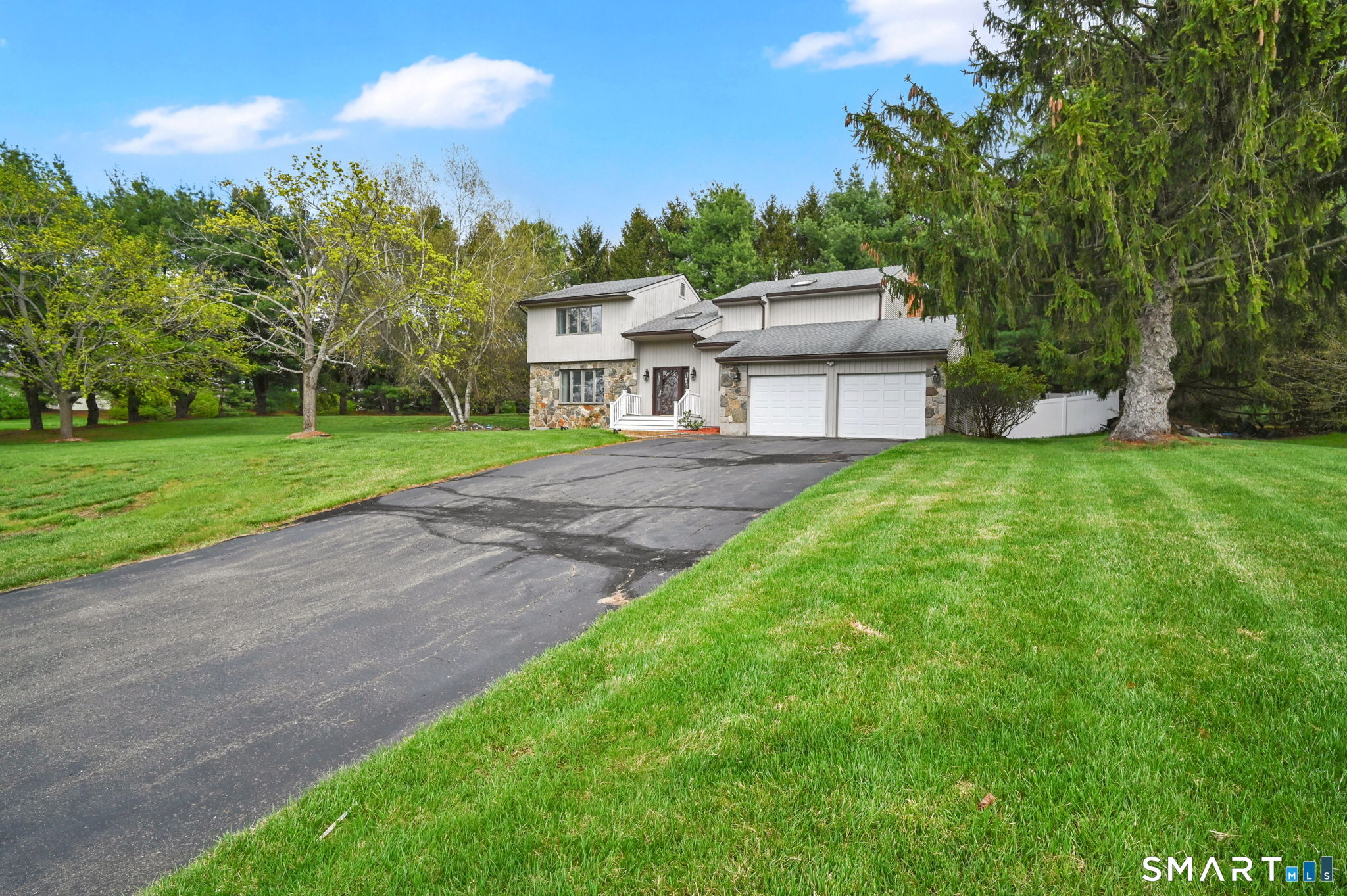 11 Kupchunos Road South Windsor CT 06074