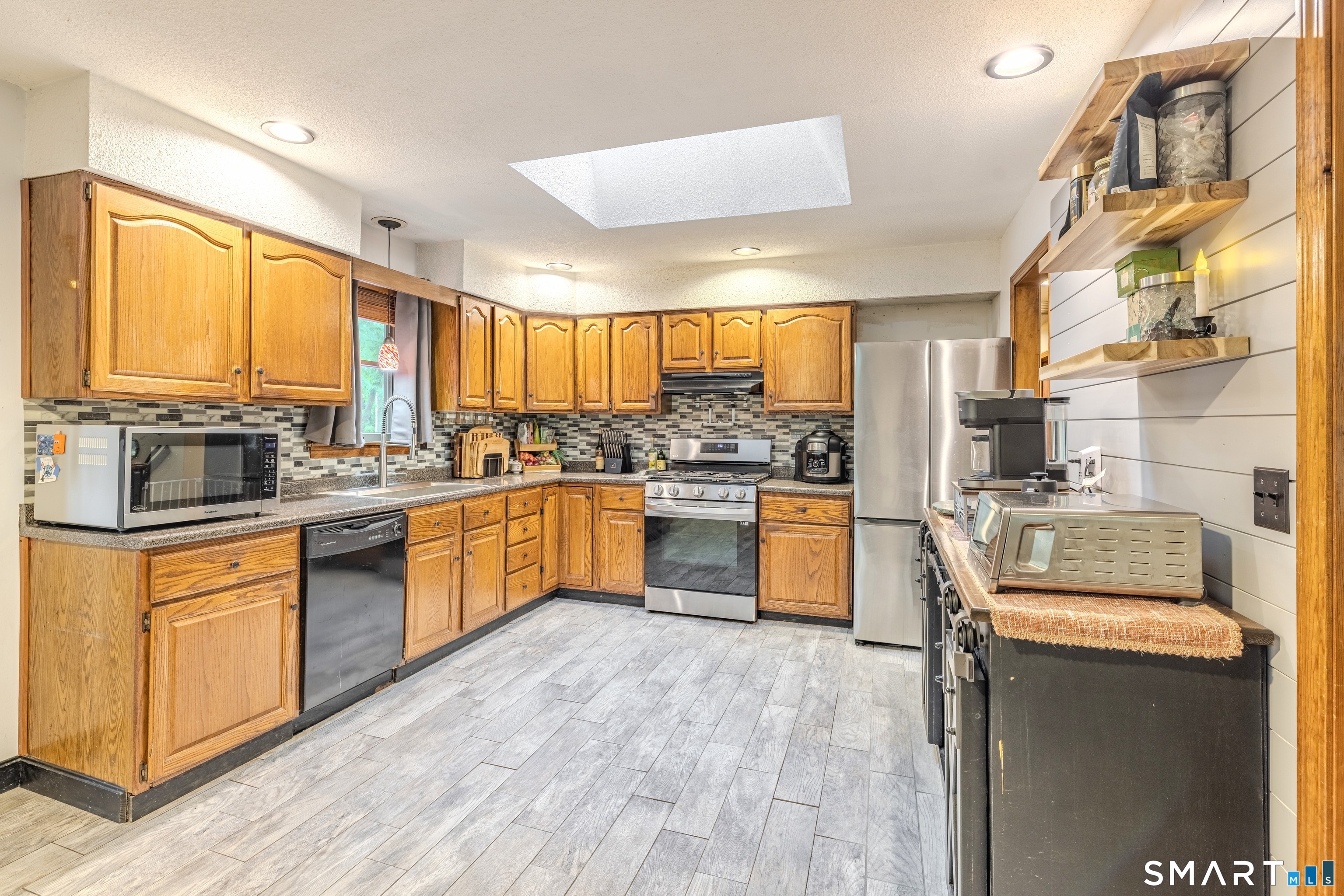 5 Gail Avenue Montville CT 06382