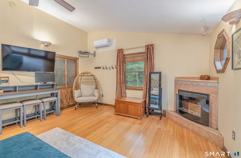 5 Gail Avenue Montville CT 06382