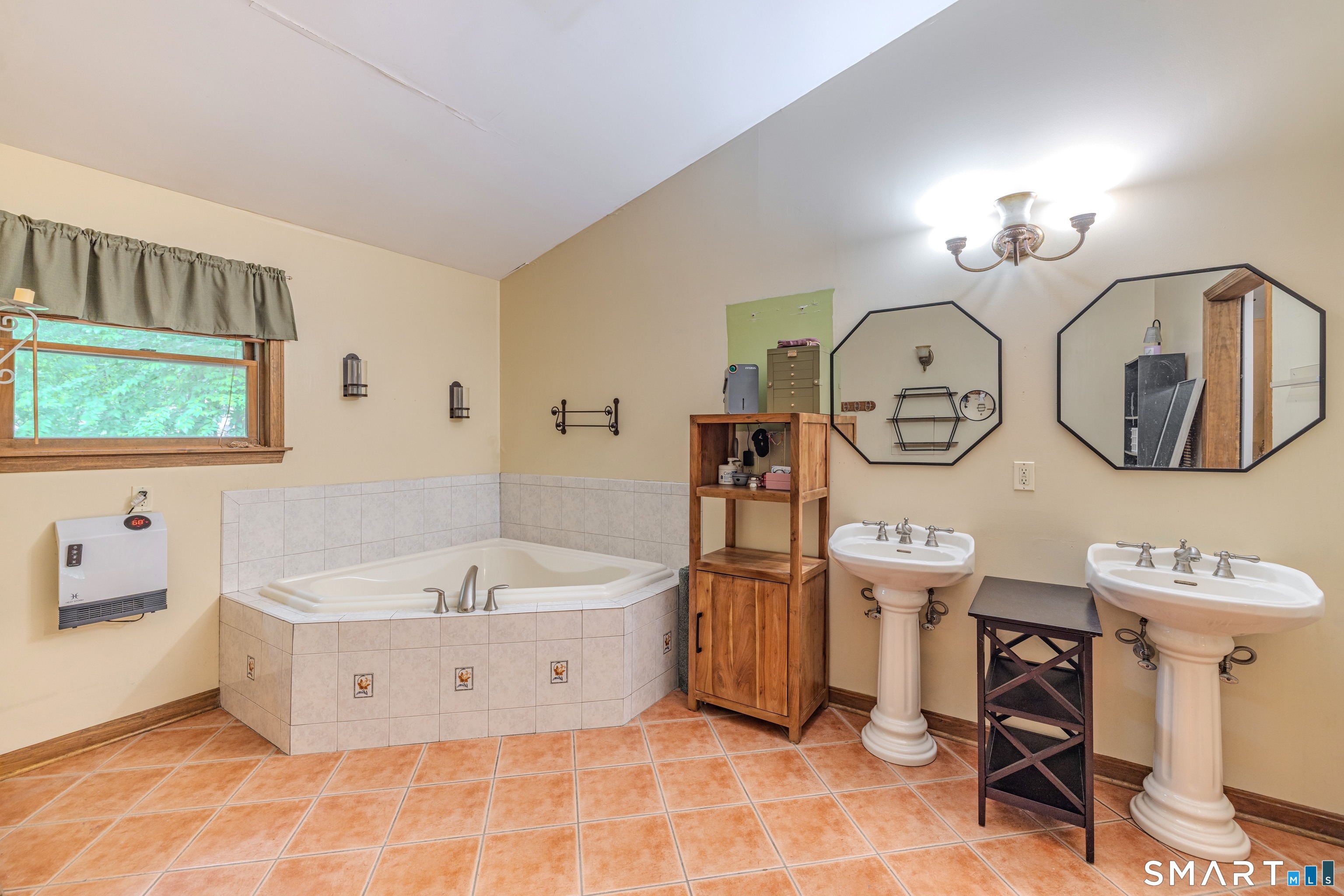 5 Gail Avenue Montville CT 06382