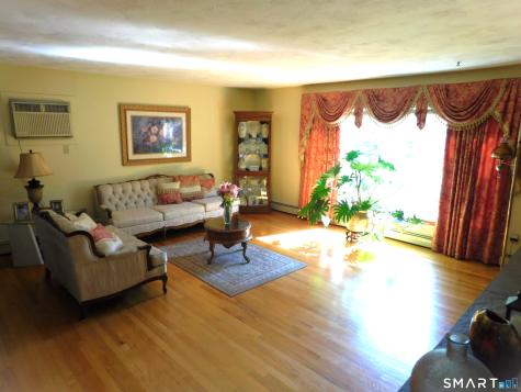 28 Rayo Drive Shelton CT 06484