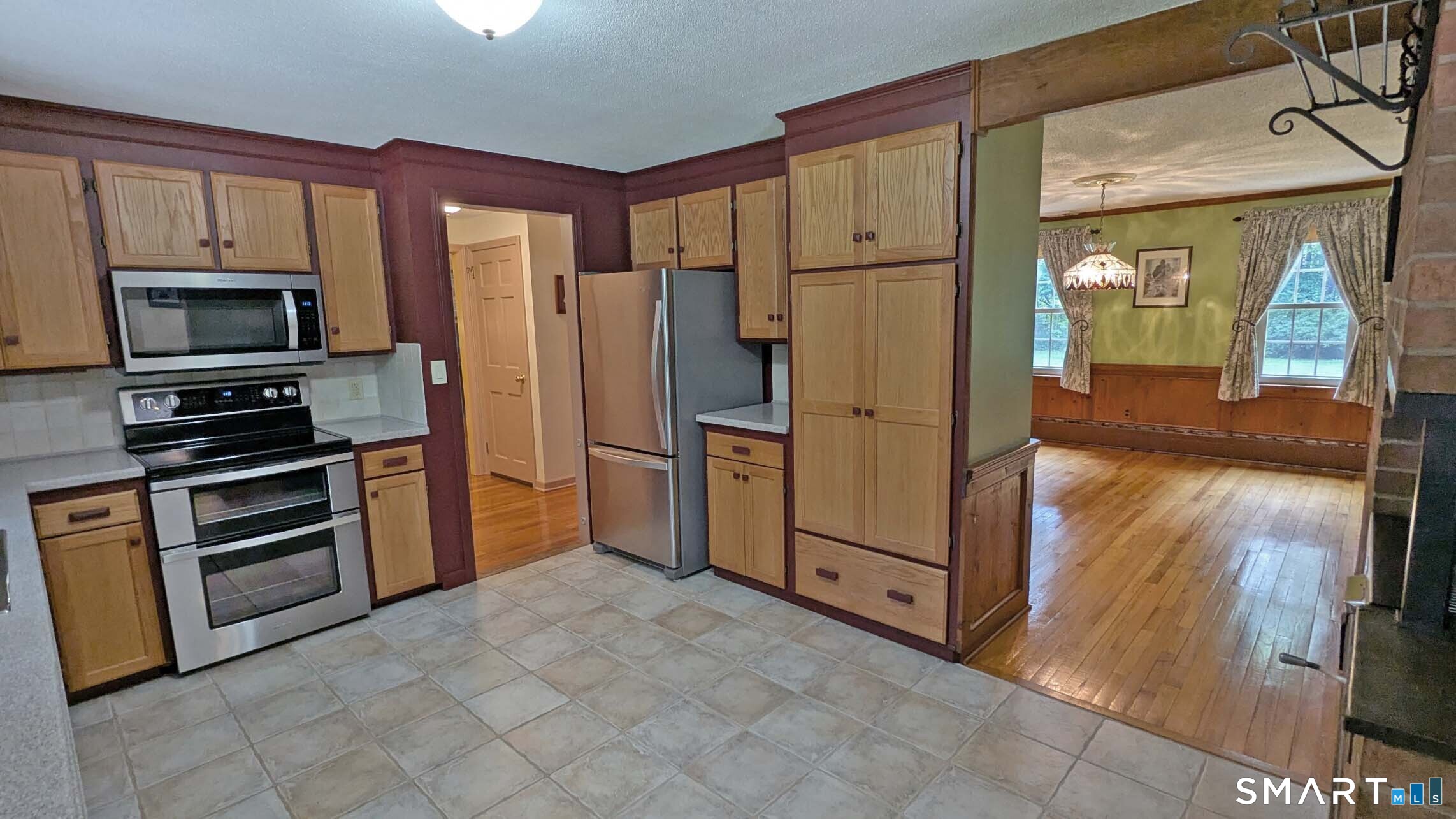 25-1/2 Edgerton Street East Hampton CT 06424